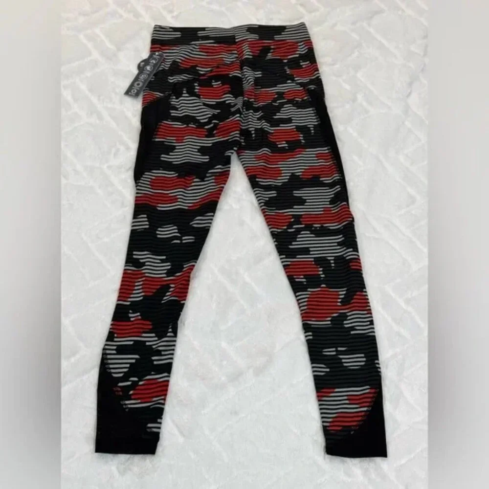 NWT RAG red, black, and gray camouflage pattern leggings size medium - Picture 1 of 5